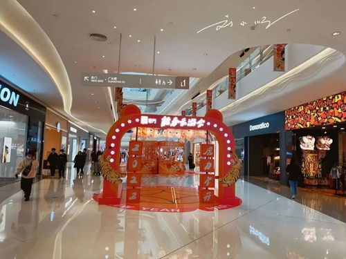 廣州市白云區有一家大型商場,有三條地鐵直達,卻似乎人氣不旺